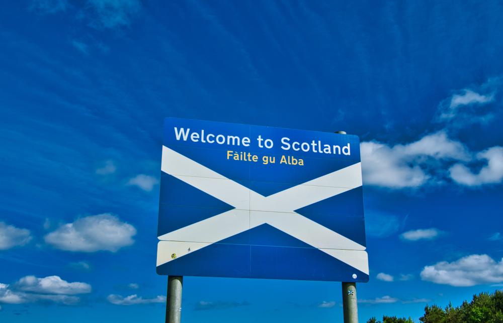Welcome to Scotland sign